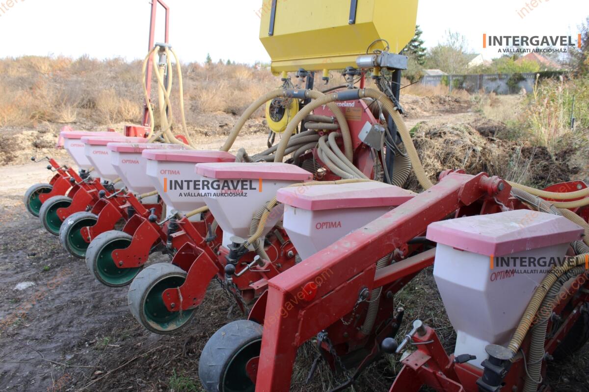 Szemenkénti vetőgép - Kverneland 18