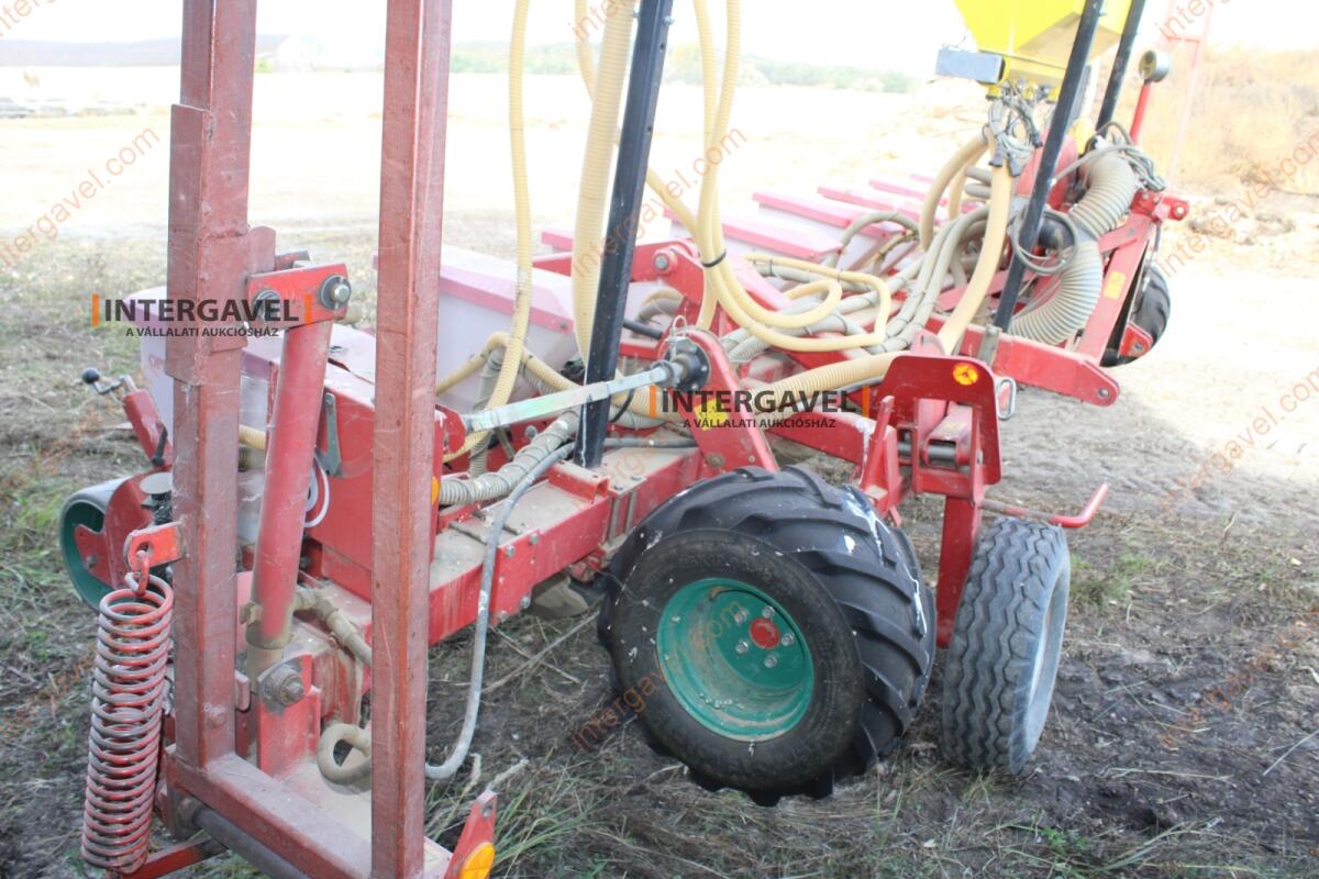 Szemenkénti vetőgép - Kverneland 20