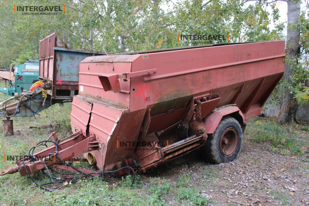 Takarmánykeverő, kiosztókocsi 5