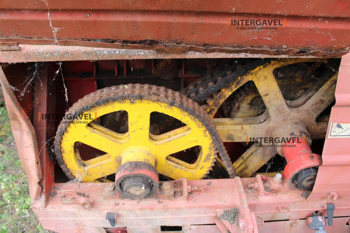 Takarmánykeverő, kiosztókocsi 7