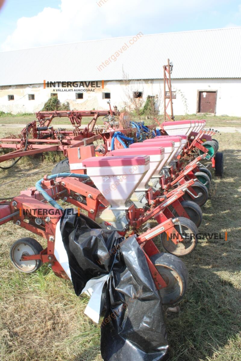 Szemenkénti vetőgép - Kverneland 9