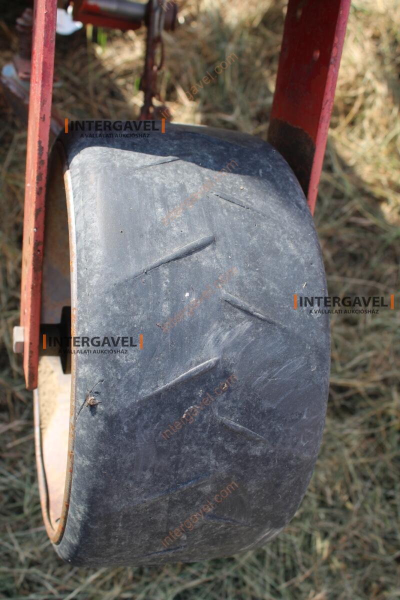 Szemenkénti vetőgép - Kverneland 11