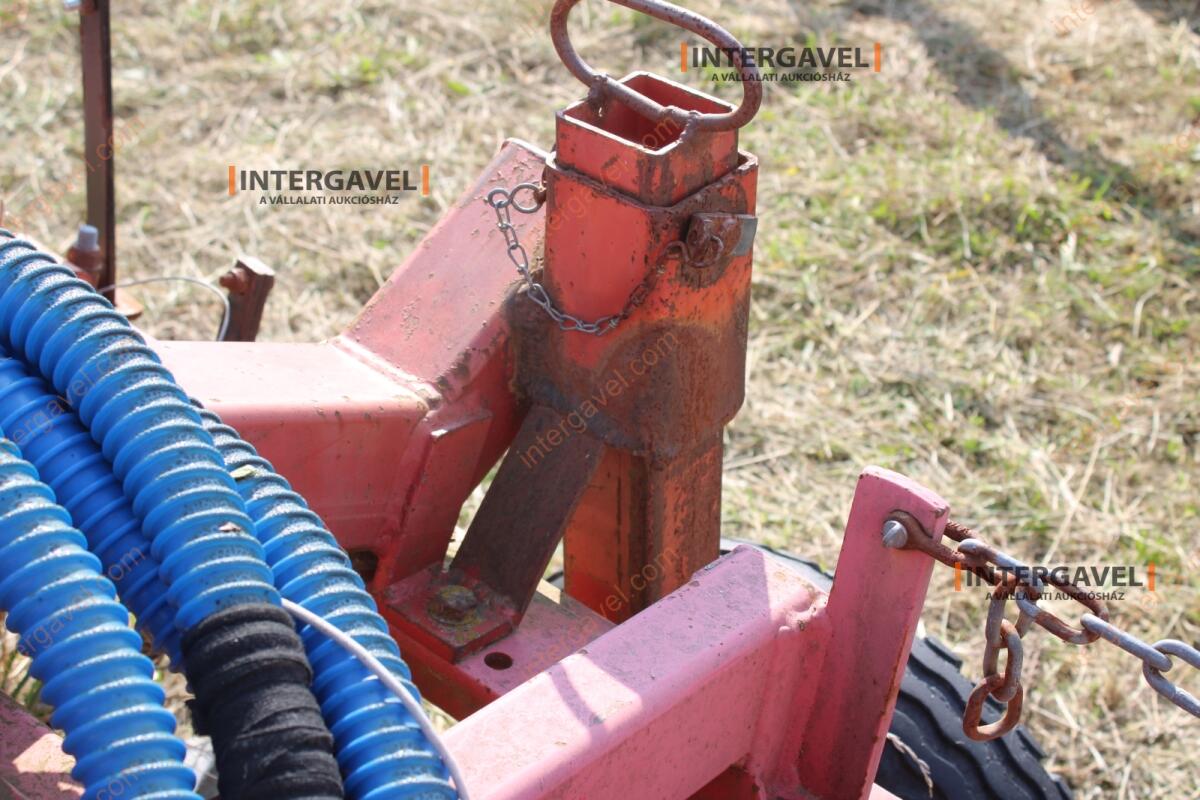 Szemenkénti vetőgép - Kverneland 19