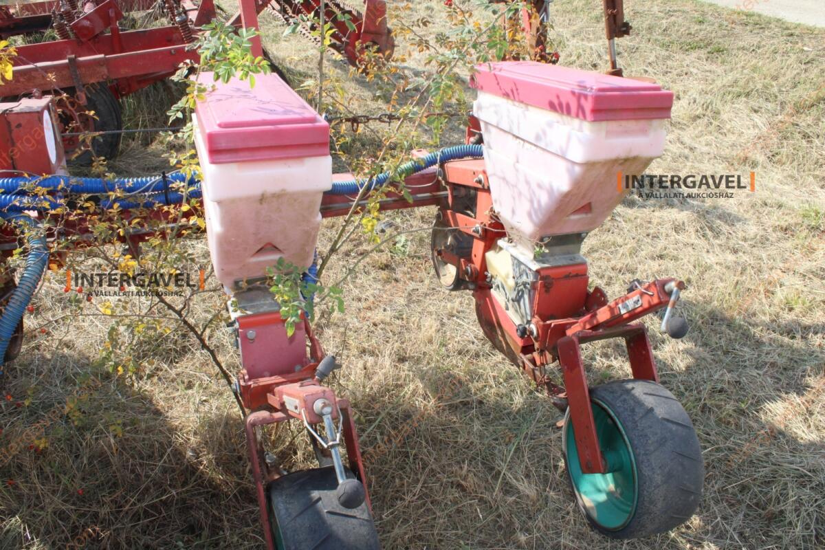 Szemenkénti vetőgép - Kverneland 21