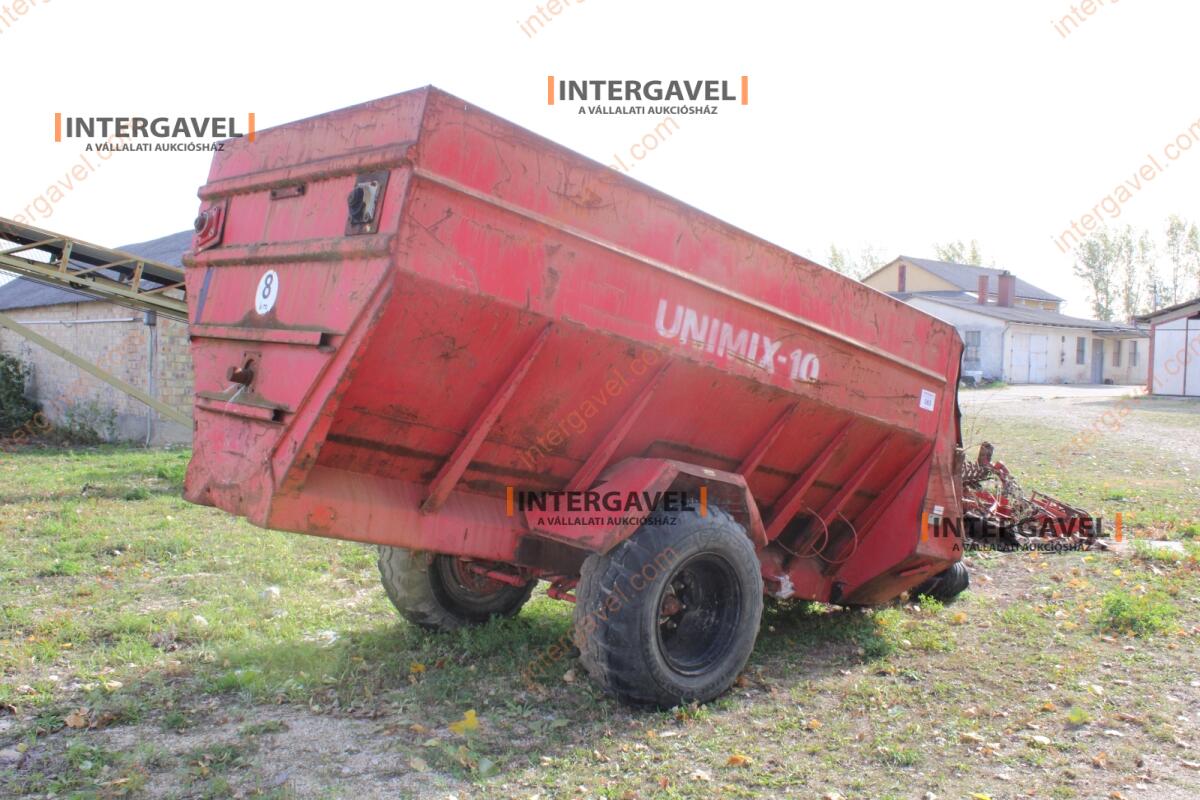 Takarmánykeverő, kiosztókocsi 2