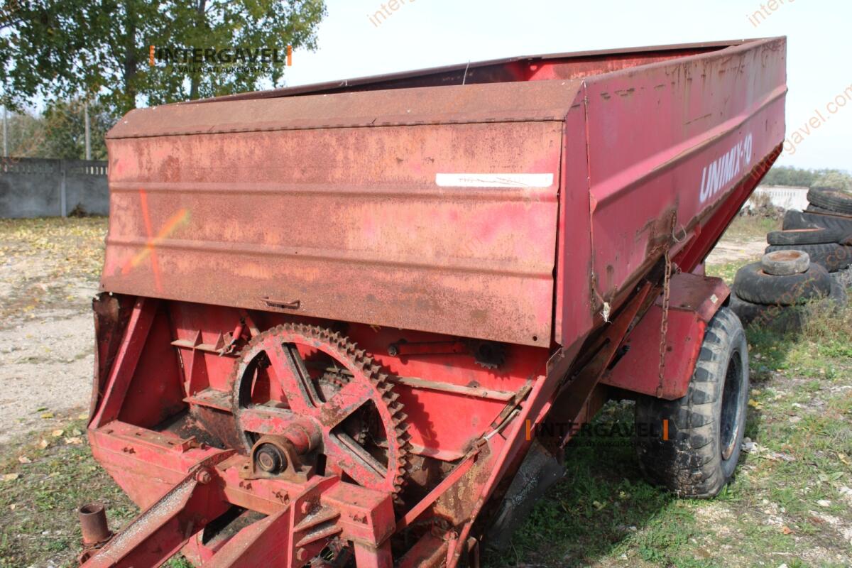 Takarmánykeverő, kiosztókocsi 4