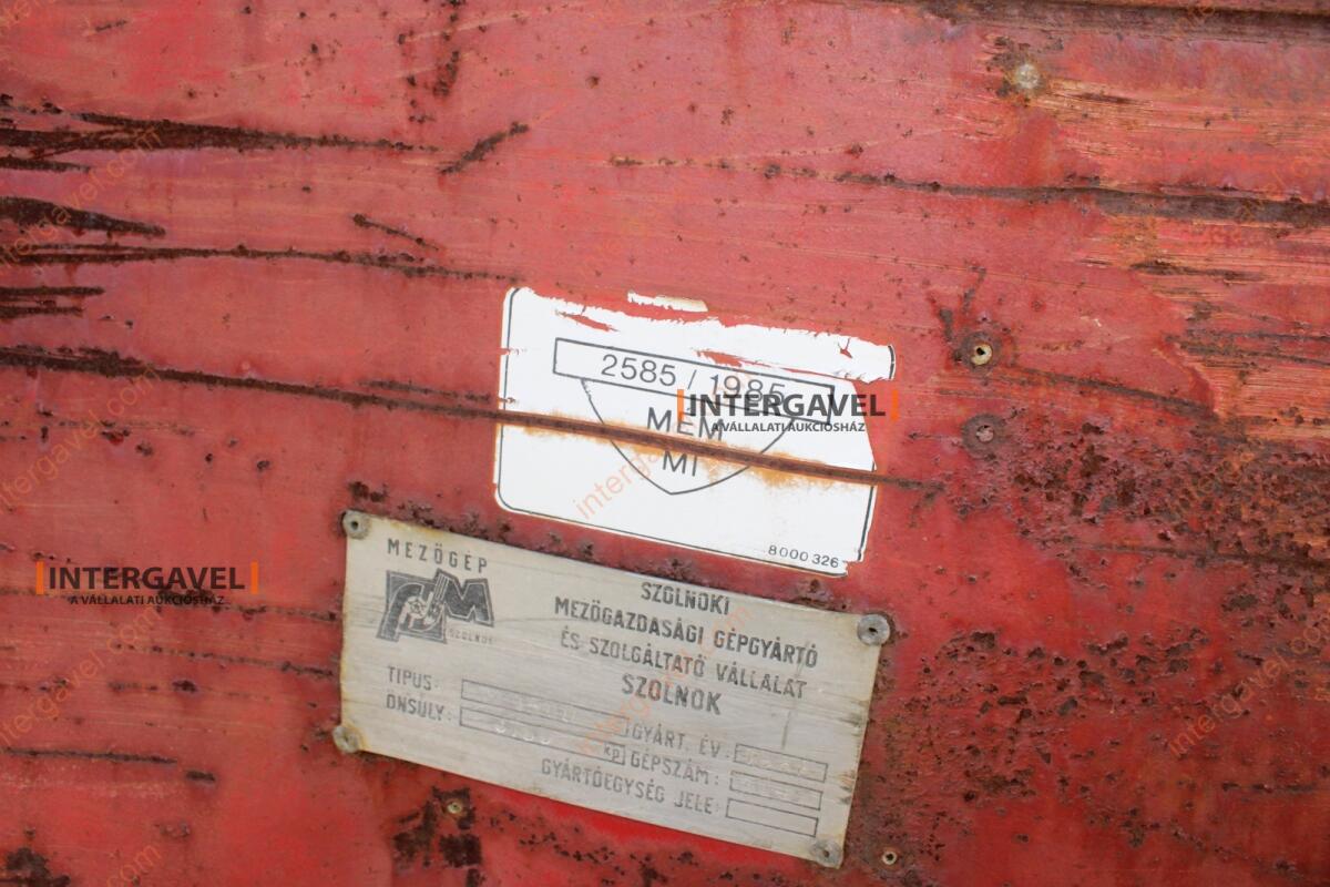 Takarmánykeverő, kiosztókocsi 5