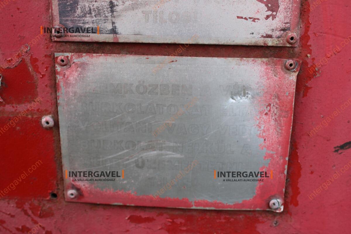 Takarmánykeverő, kiosztókocsi 7