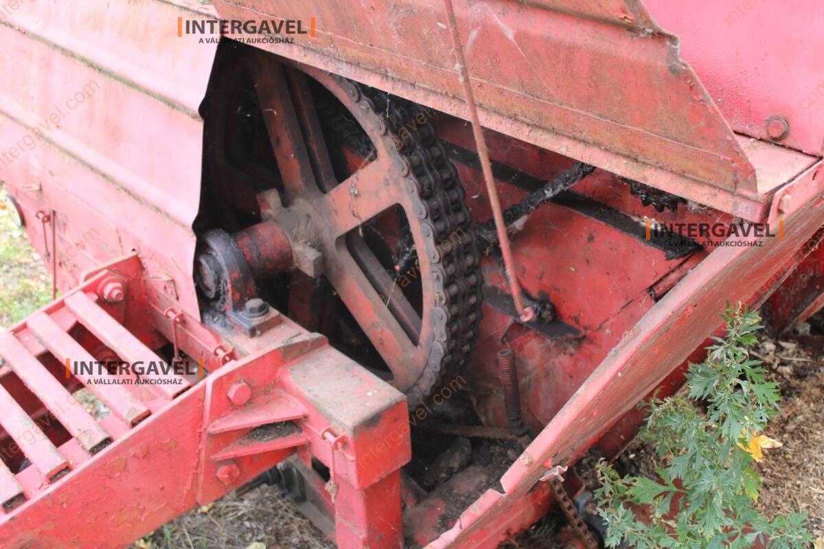 Takarmánykeverő, kiosztókocsi 16