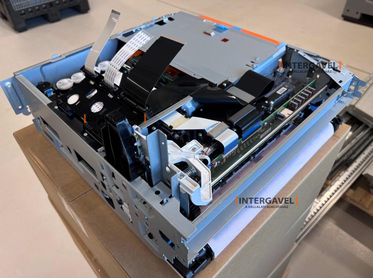 Nyomtató fej és tisztító szalag 2