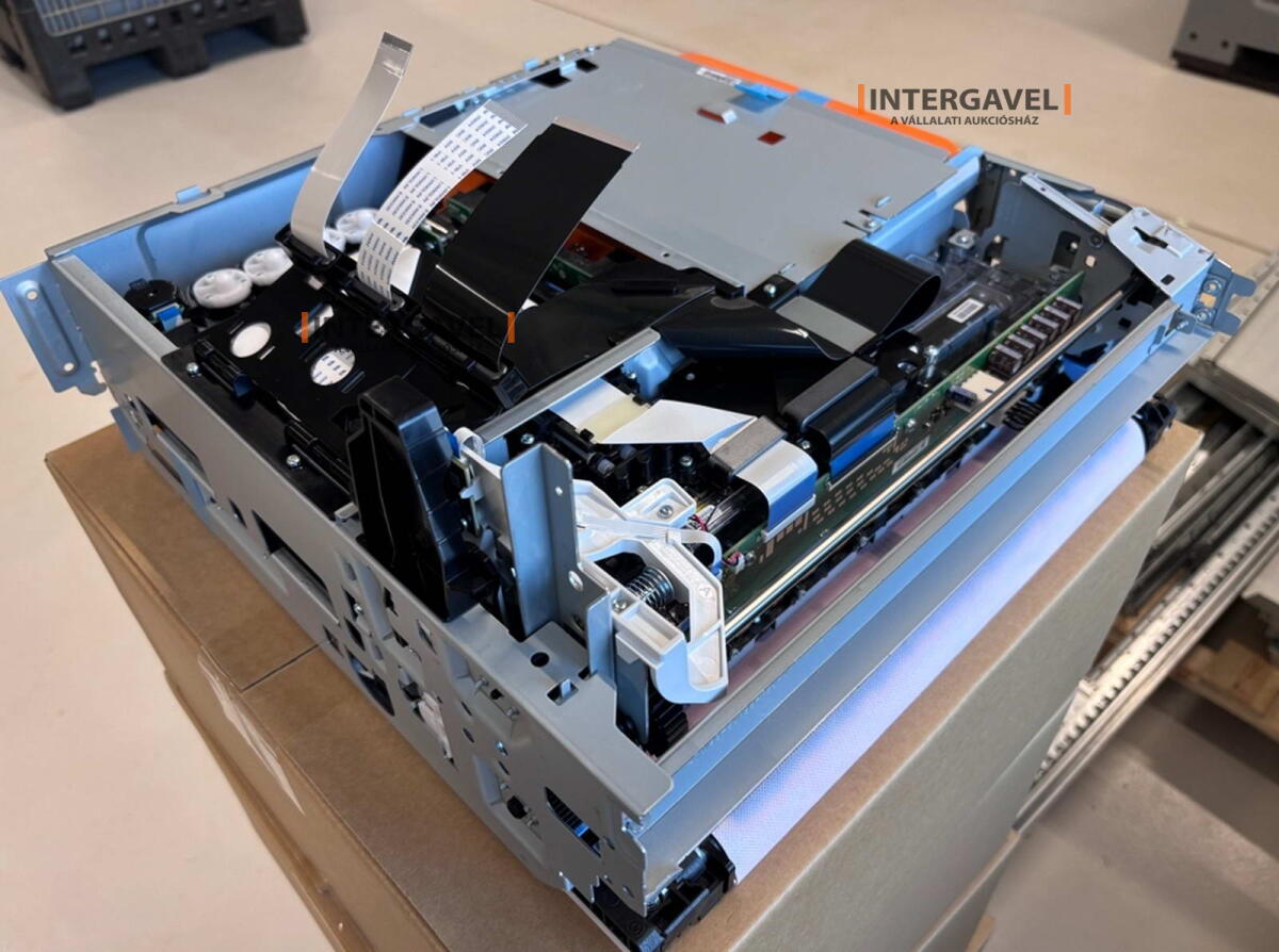 Nyomtató fej és tisztító szalag 2