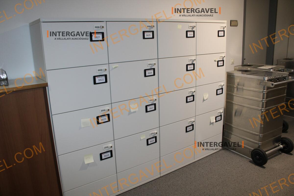 Banki bútorok és eszközök aukciója