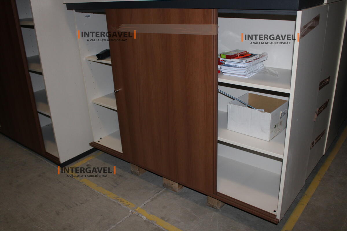 Polcos szekrény (tolóajtós-barna-1080 mm magas) 3