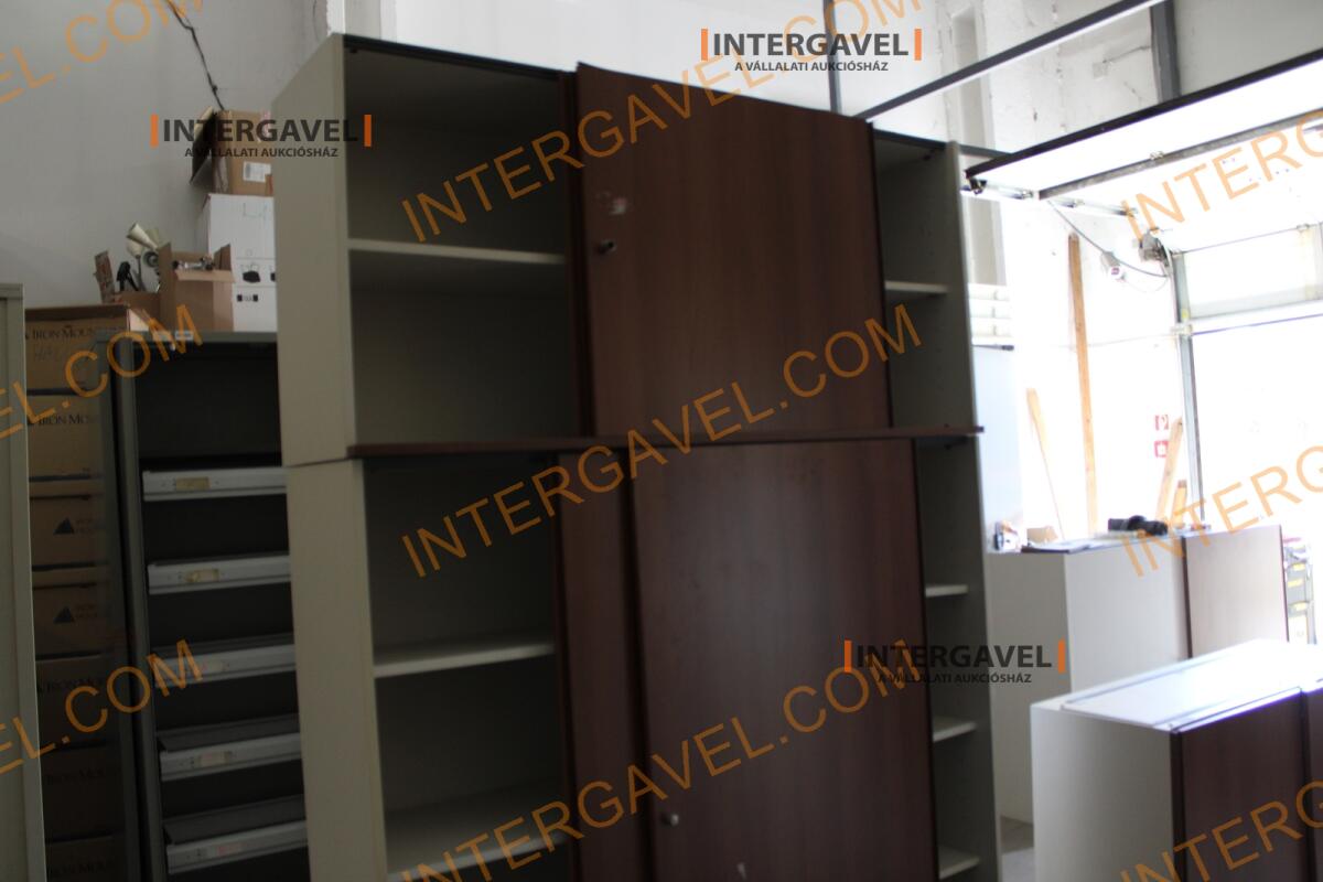 Polcos szekrény (tolóajtós-barna ) 3