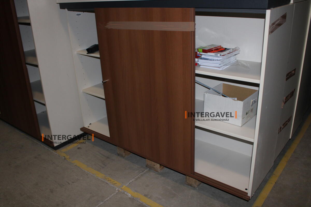 Polcos szekrény (tolóajtós-barna-1080 mm magas) 3