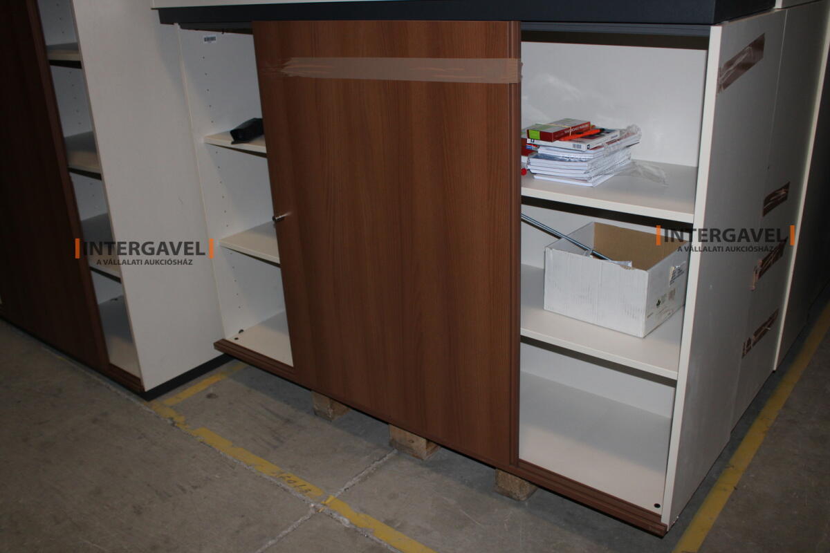 Polcos szekrény (tolóajtós-barna-1080 mm magas) 3