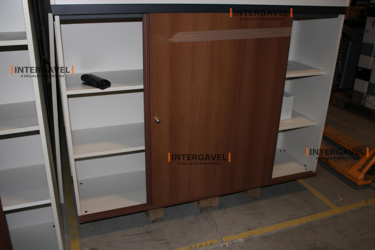 Polcos szekrény (tolóajtós-barna-1080 mm magas) 2