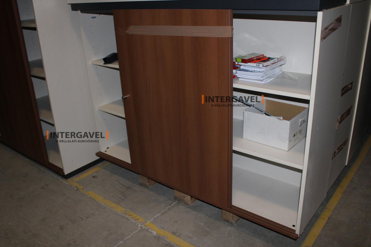 Polcos szekrény (tolóajtós-barna-1080 mm magas) 3