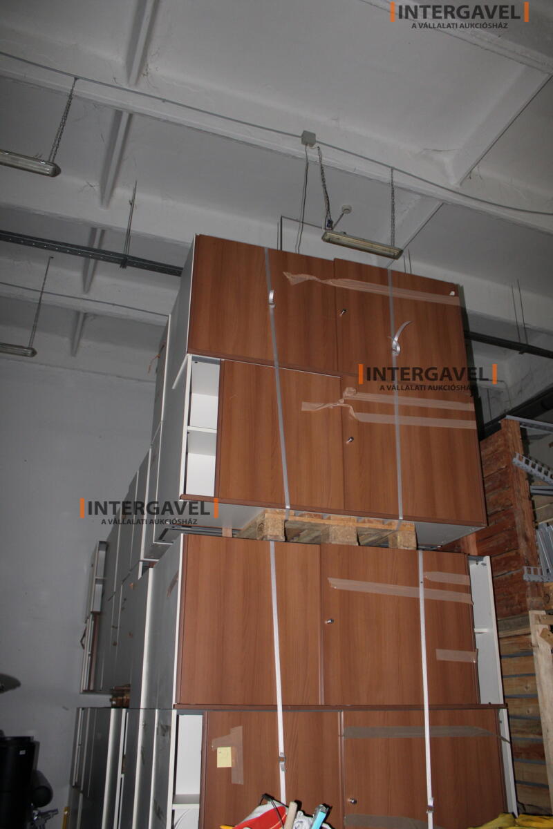 Polcos szekrény (tolóajtós-barna-750 mm magas)