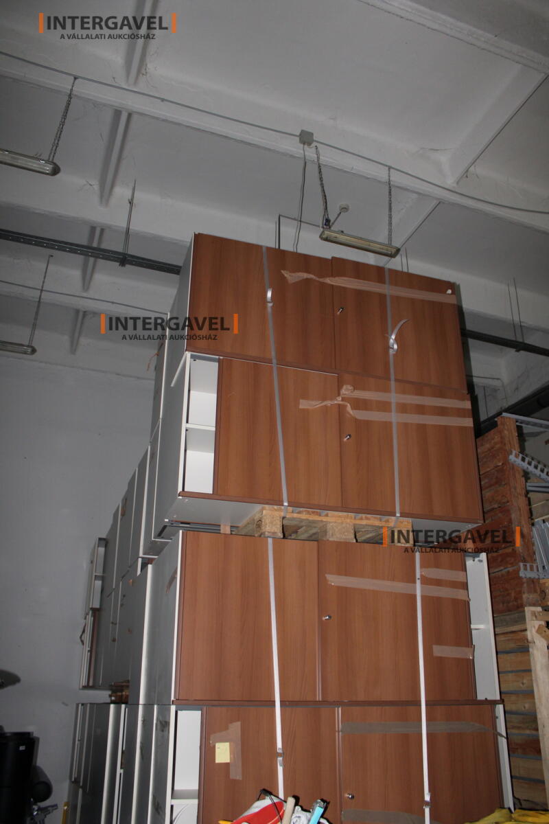 Polcos szekrény (tolóajtós-barna-750 mm magas)