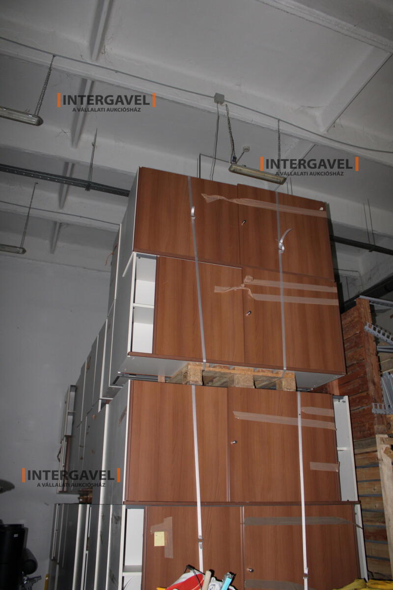 Polcos szekrény (tolóajtós-barna-750 mm magas)