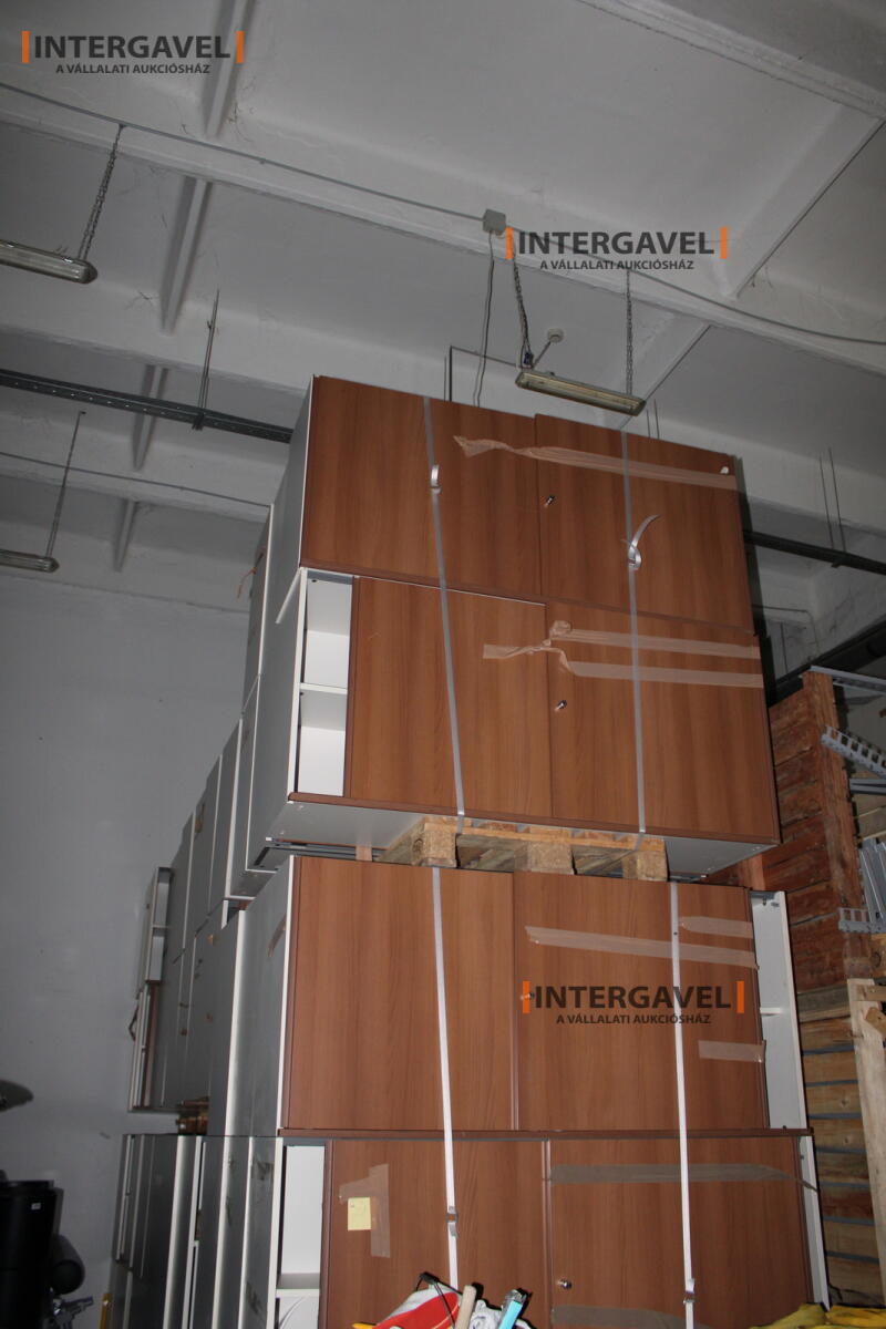 Polcos szekrény (tolóajtós-barna-750 mm magas)