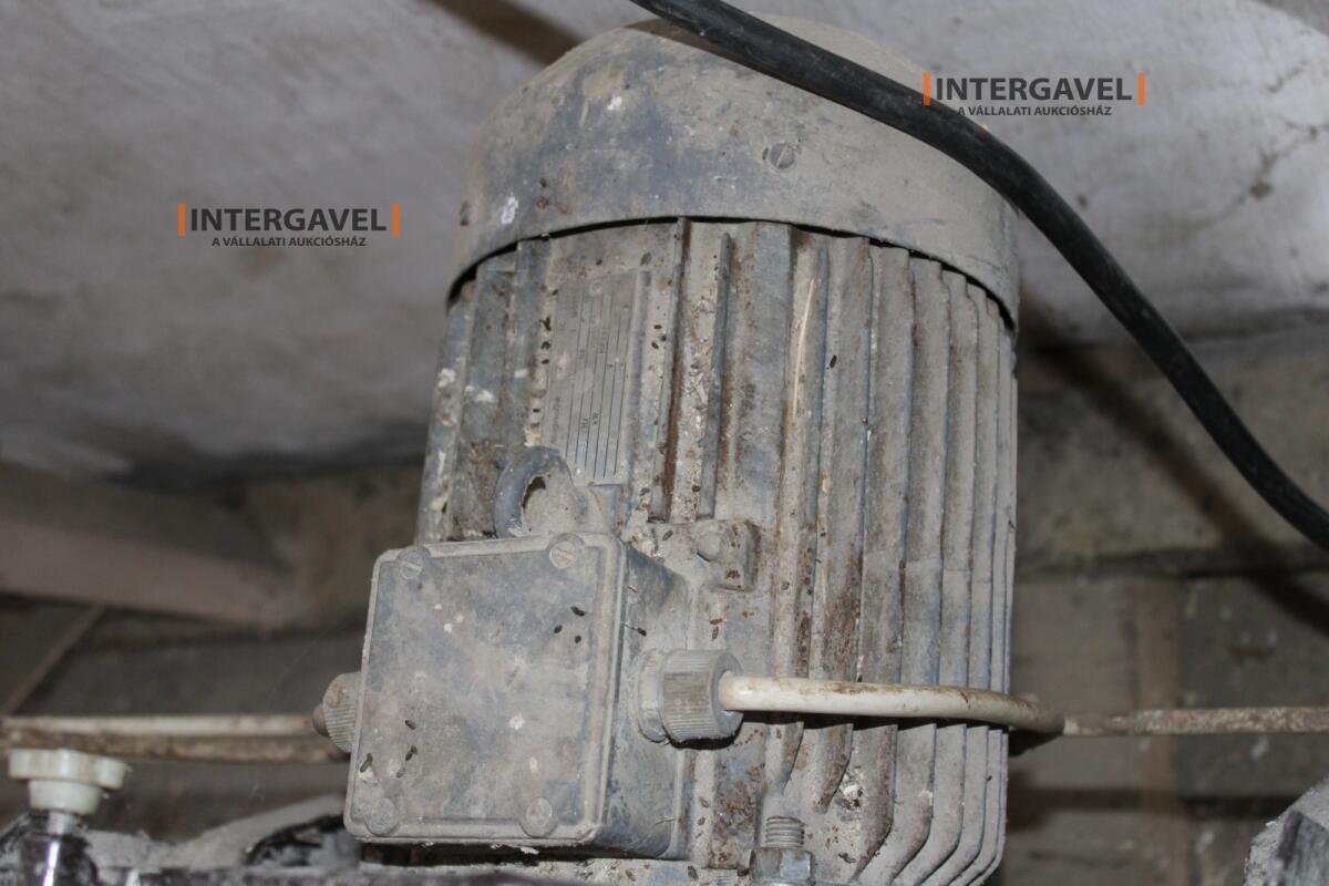 Takarmánykeverő - Bábolna 17