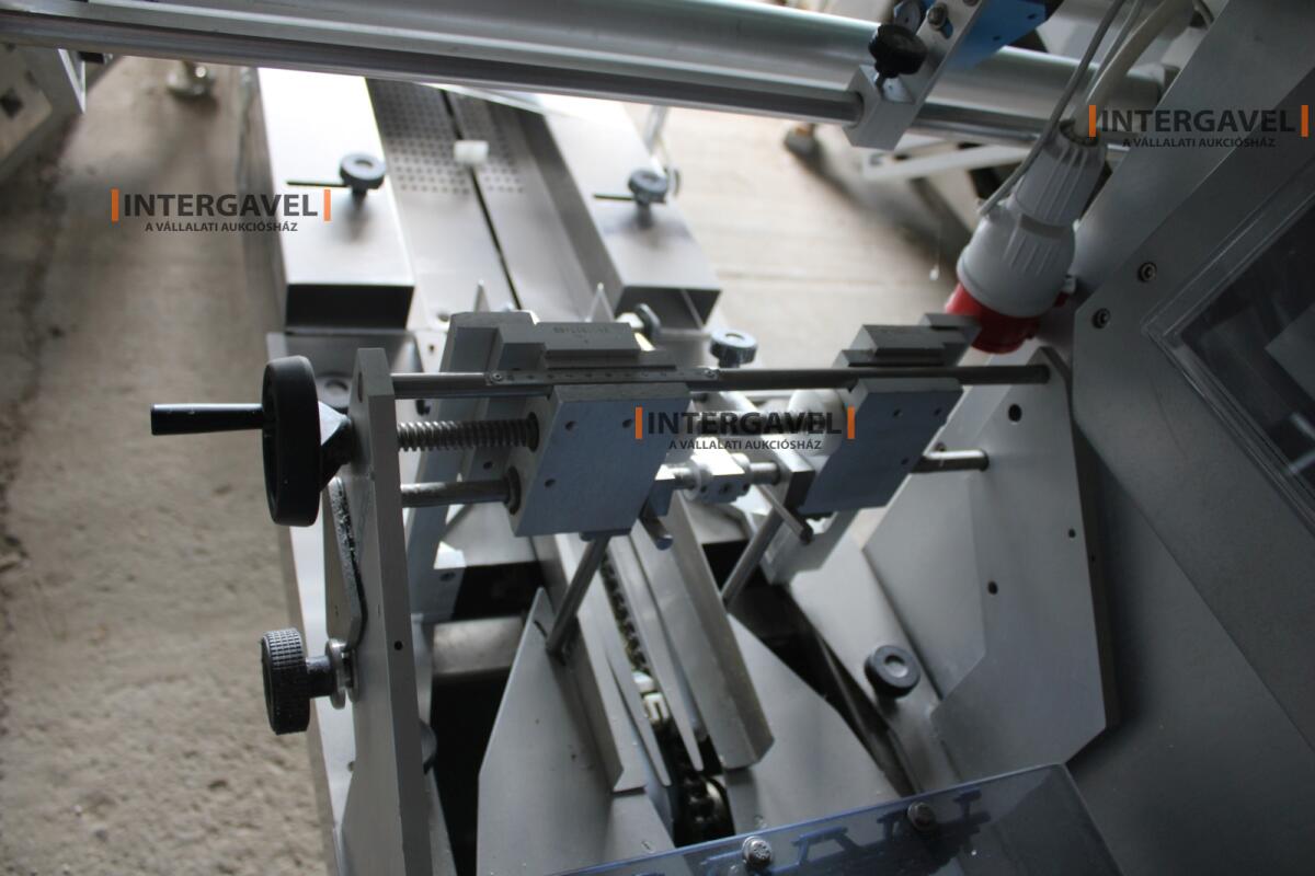 Ilapak síkfóliás horizontális csomagológép 13