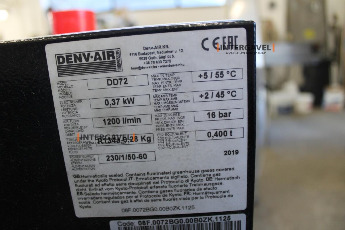 Csavarkompresszor levegő tartállyal légszárítóval 8