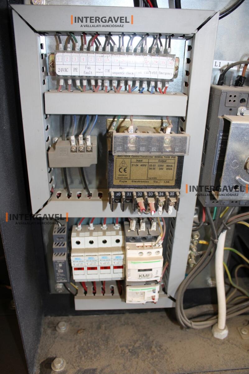 Csavarkompresszor levegő tartállyal légszárítóval 14