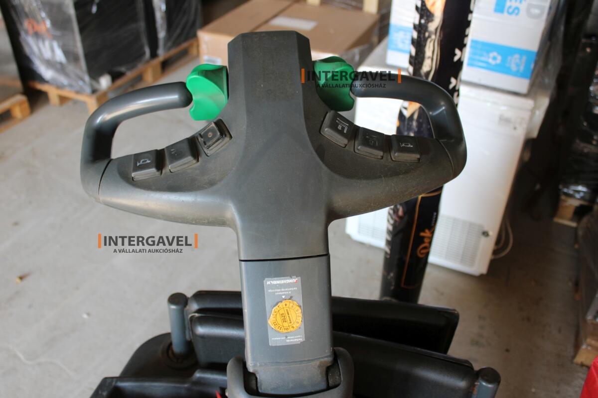 Gyalog kíséretű raklapemelő - Jungheinrich 6