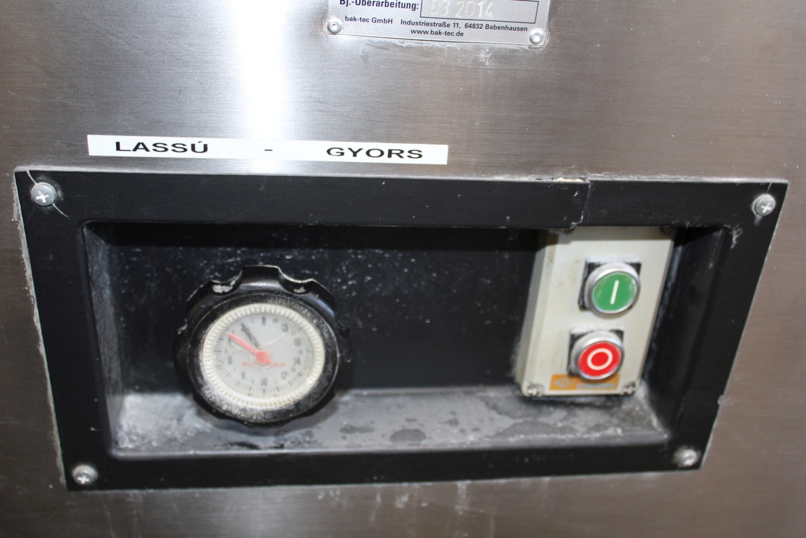 Fánk tálcázógép 8