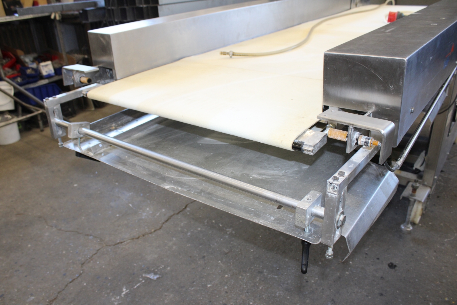 Fánk tálcázógép 13