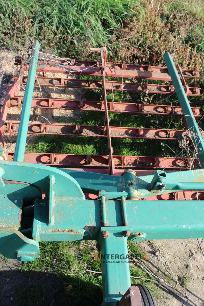 Gyomfésű - Regent 8