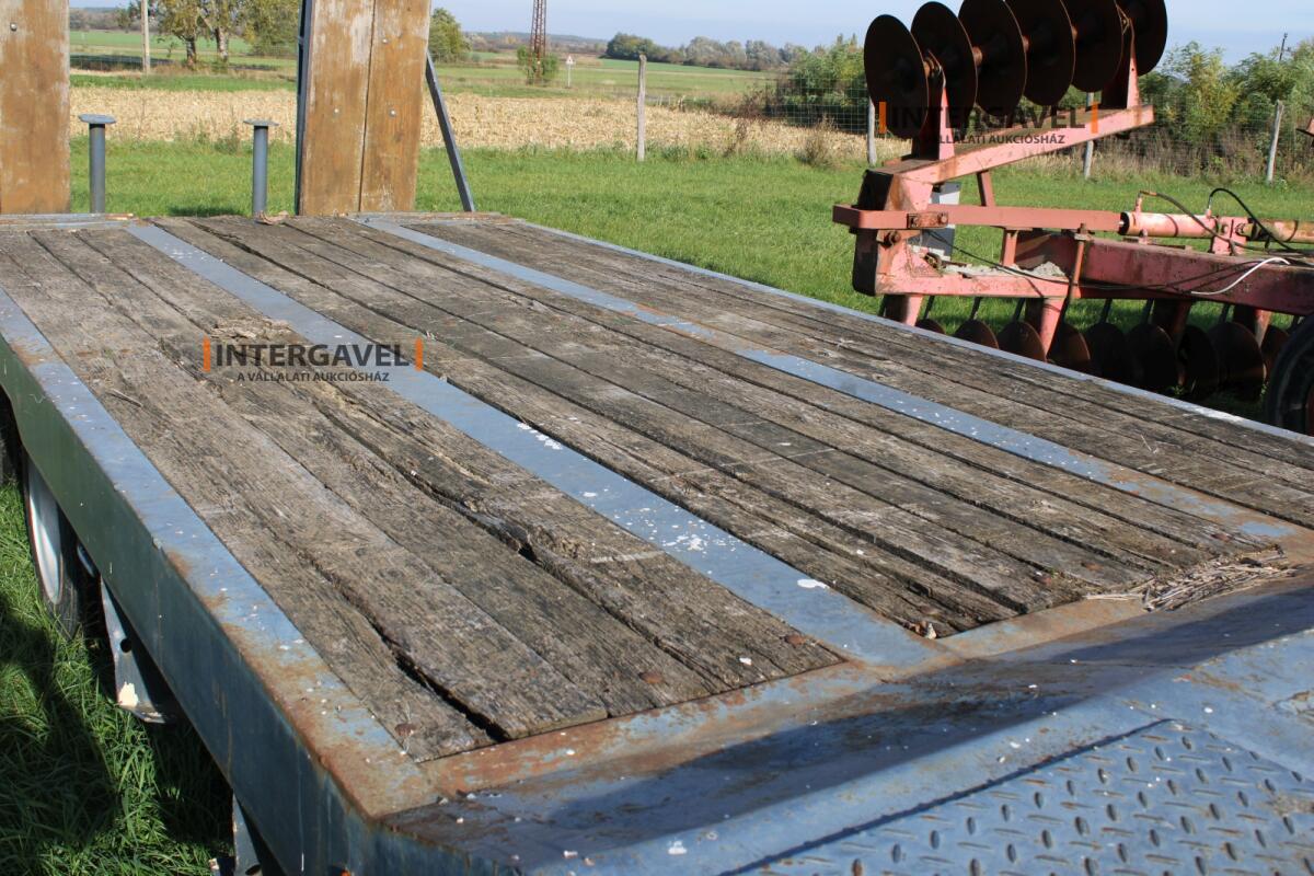 Tréler- Schwarzmüller 12