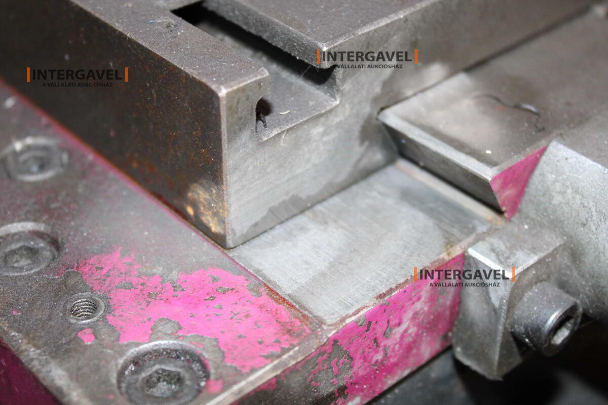 Eszterga - Optimum, TU 3008V 8