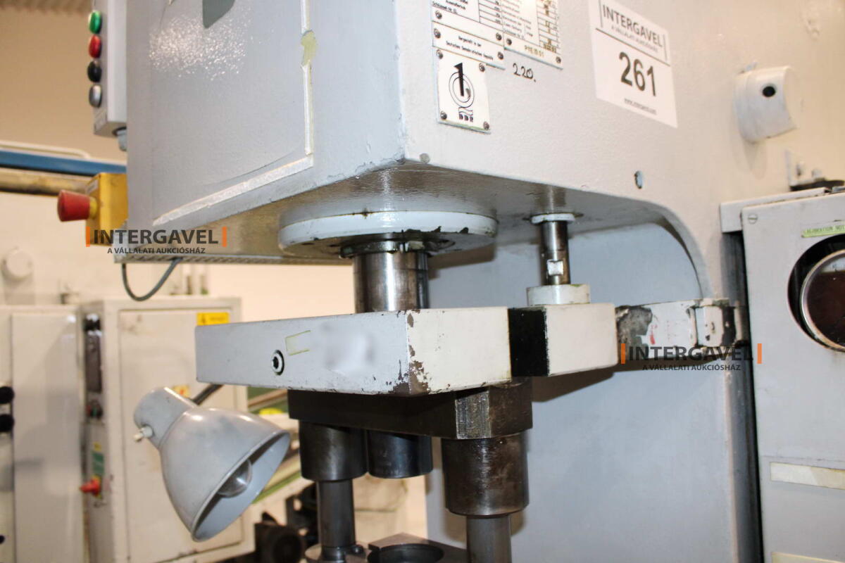 Hidraulikus prés - VEB, PYE 10 S1 5