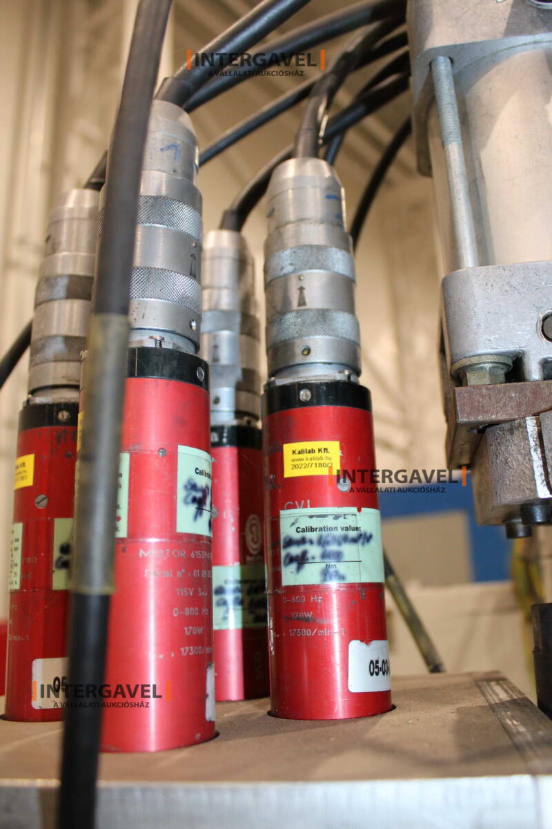 Csavarozó munkahely - Georges Renault 8