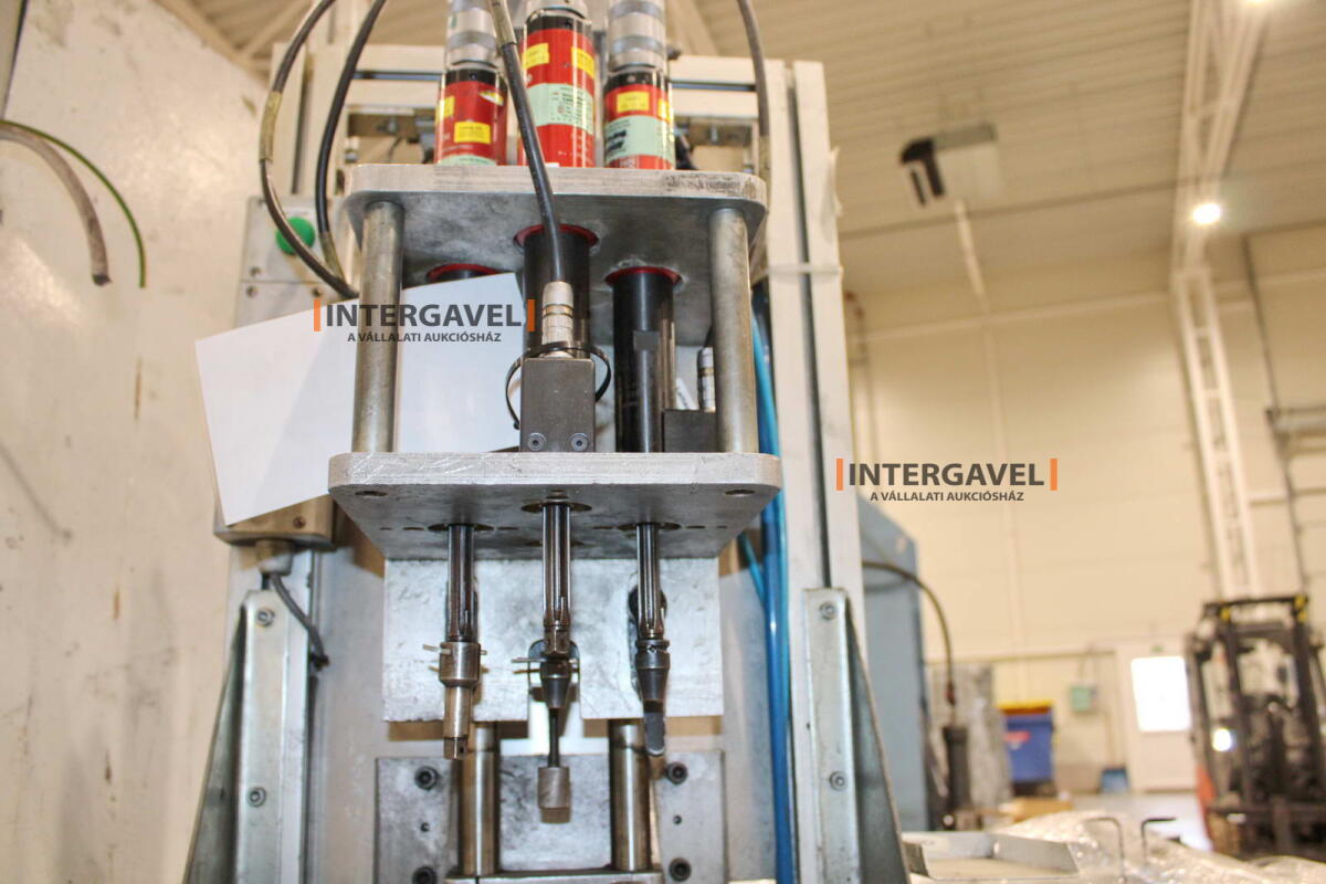 Csavarozó munkahely - Georges Renault 9