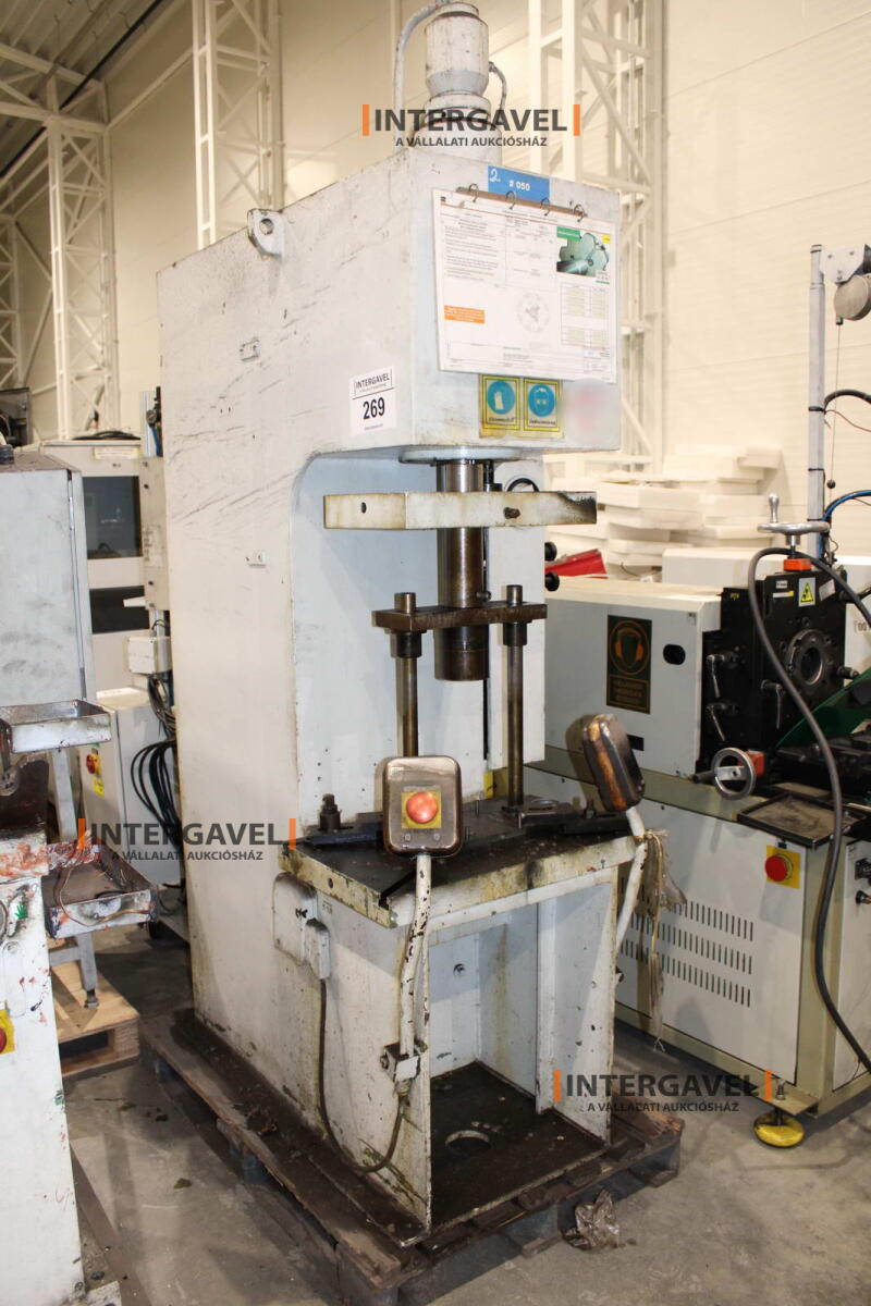 Hidraulikus prés - VEB, PYE 10 S1 1