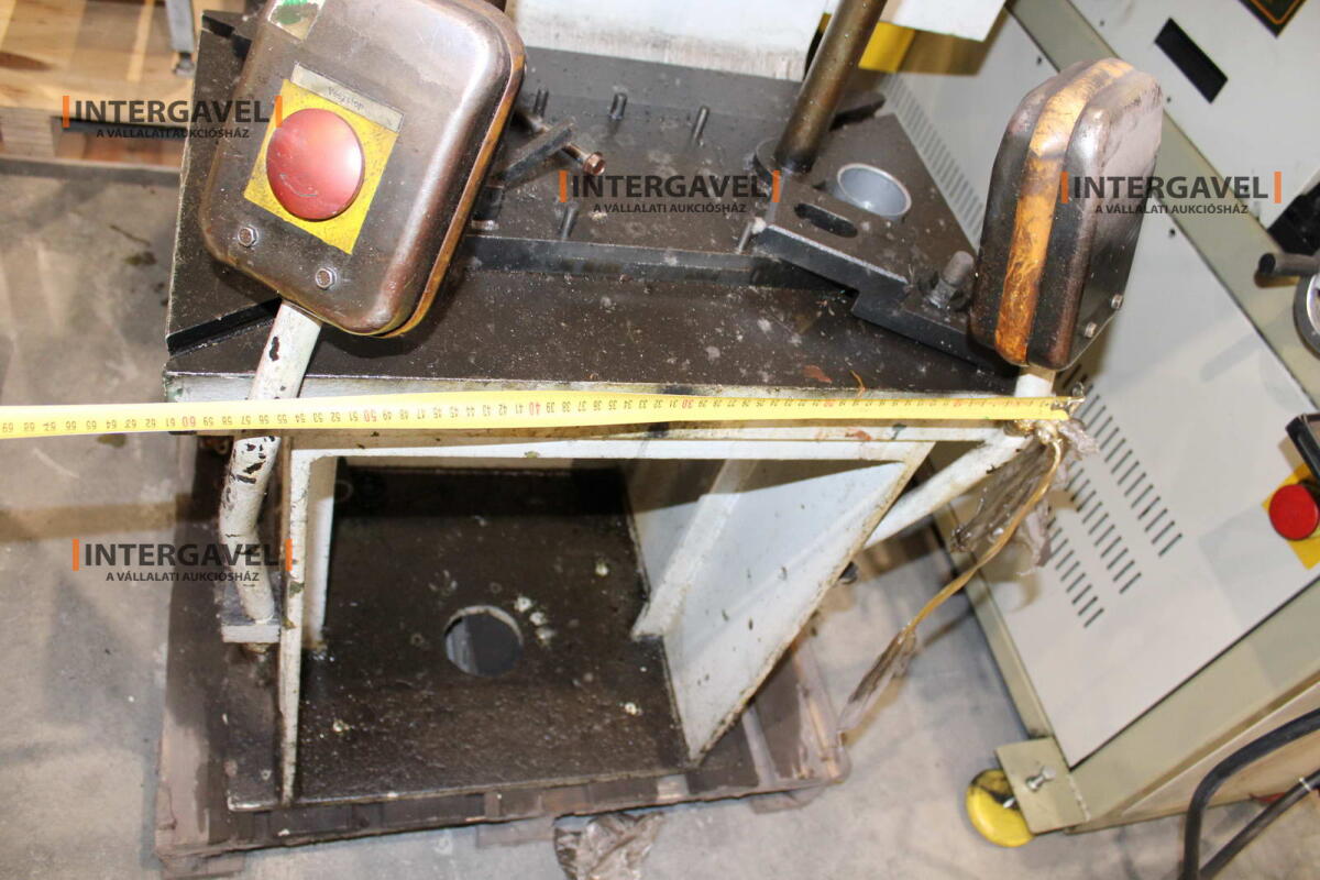 Hidraulikus prés - VEB, PYE 10 S1 8