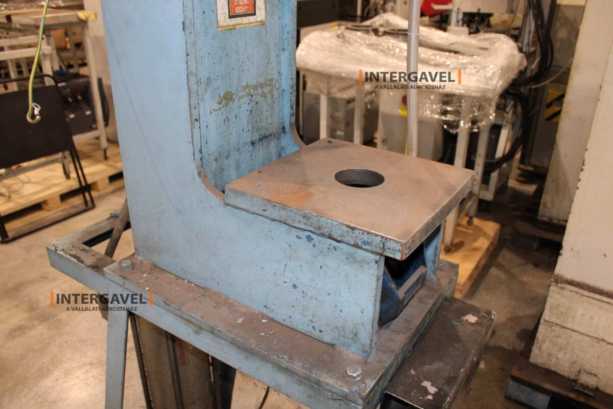 Hidropneumatikus prés 6