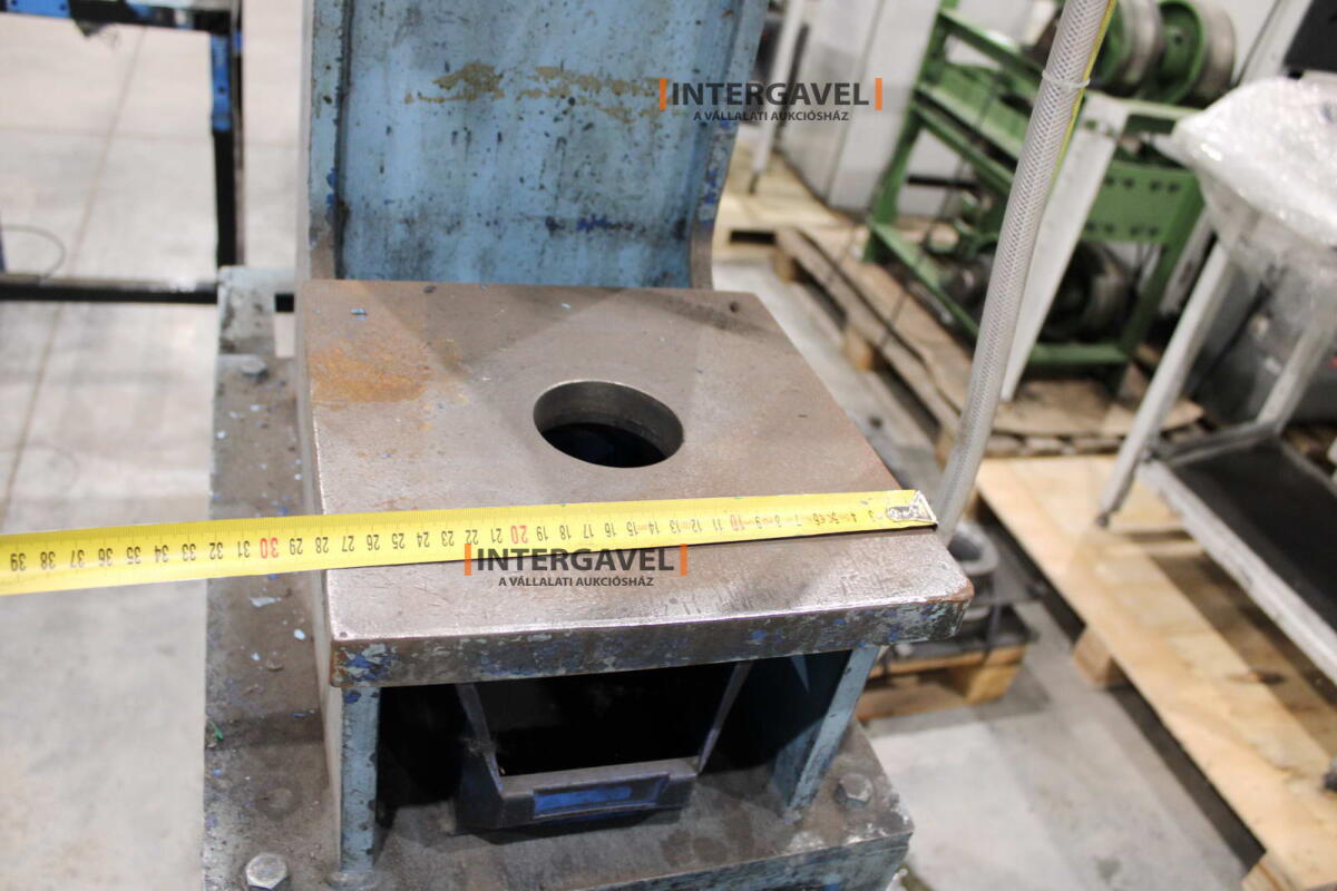 Hidropneumatikus prés 11