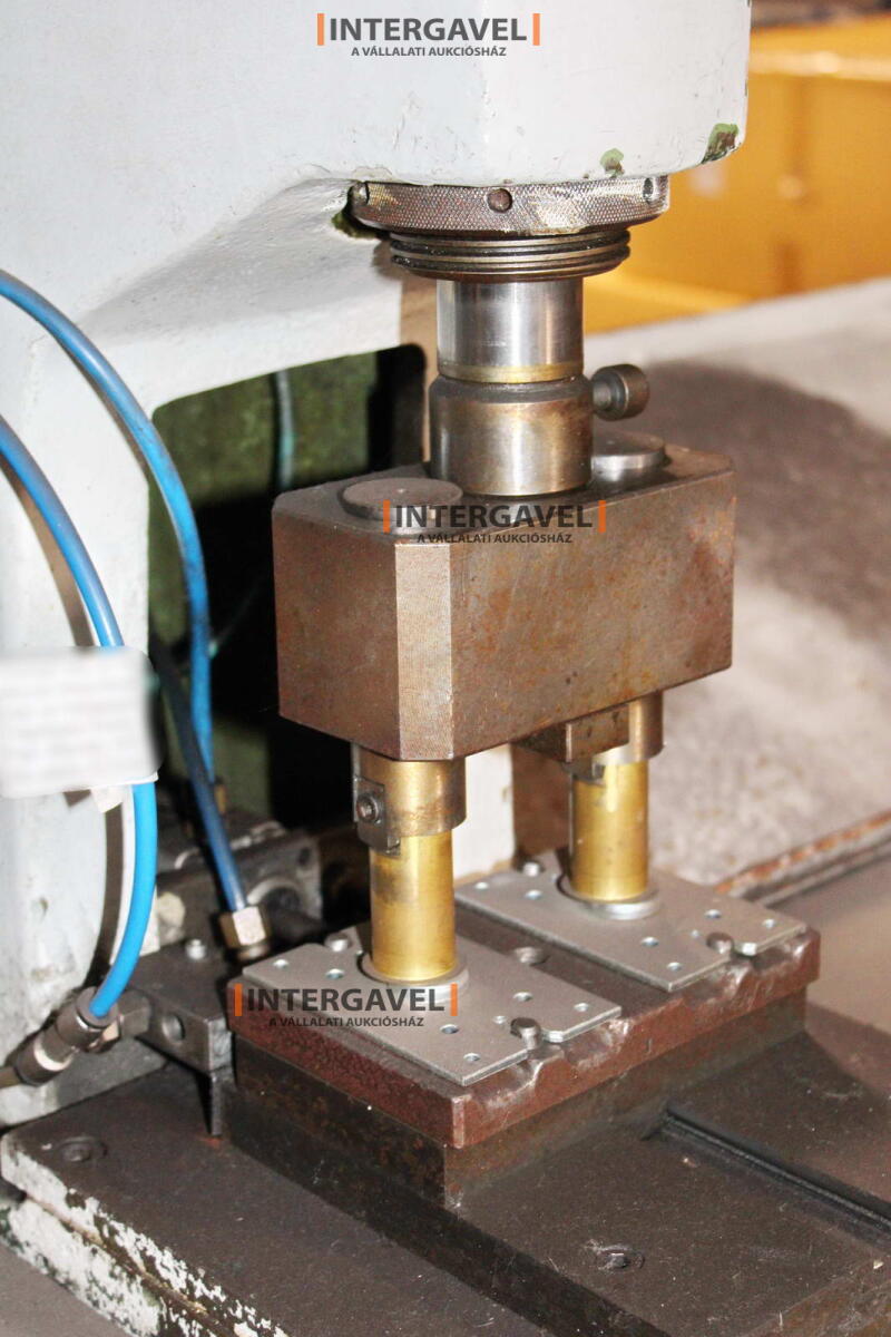 Szerelő munkahely 7