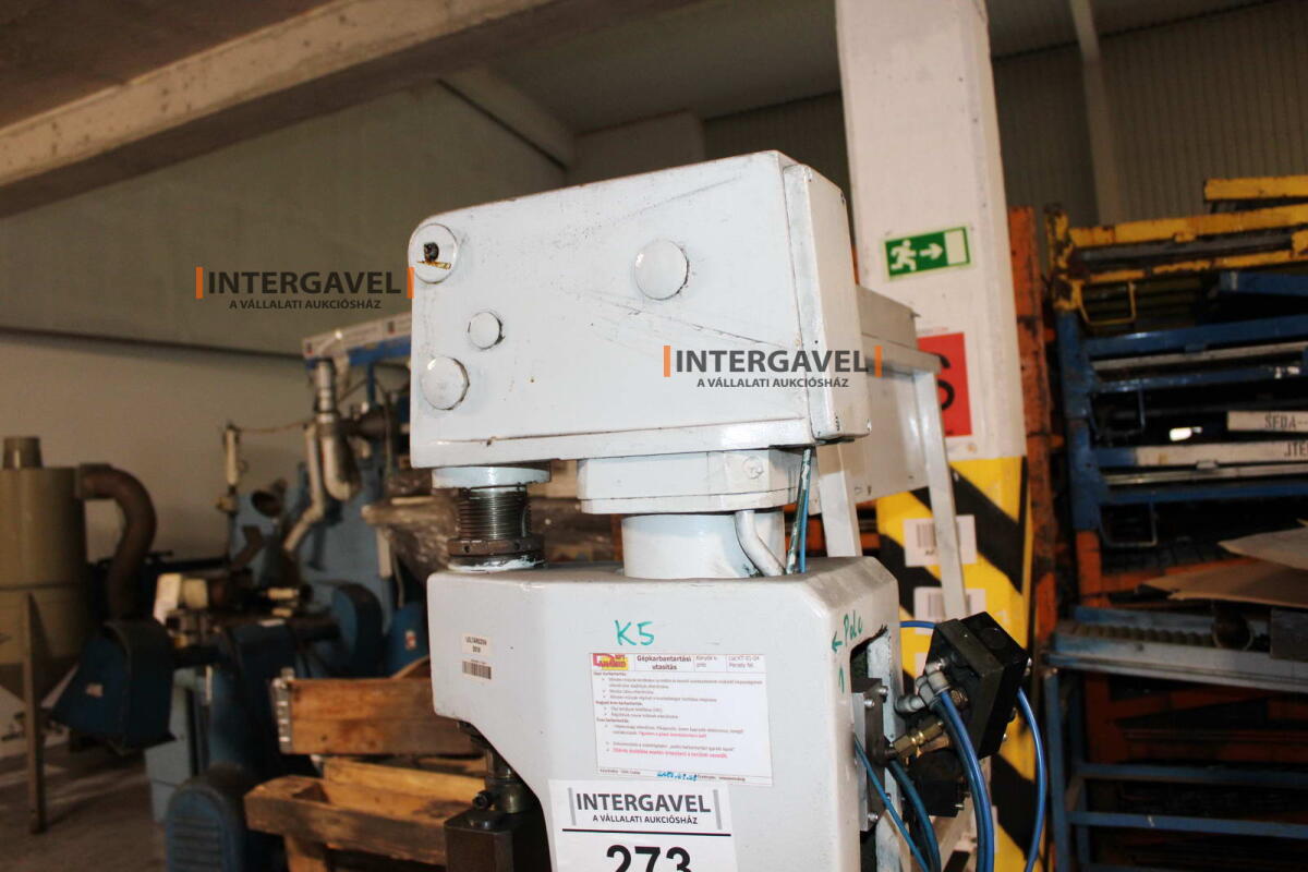 Szerelő munkahely 11