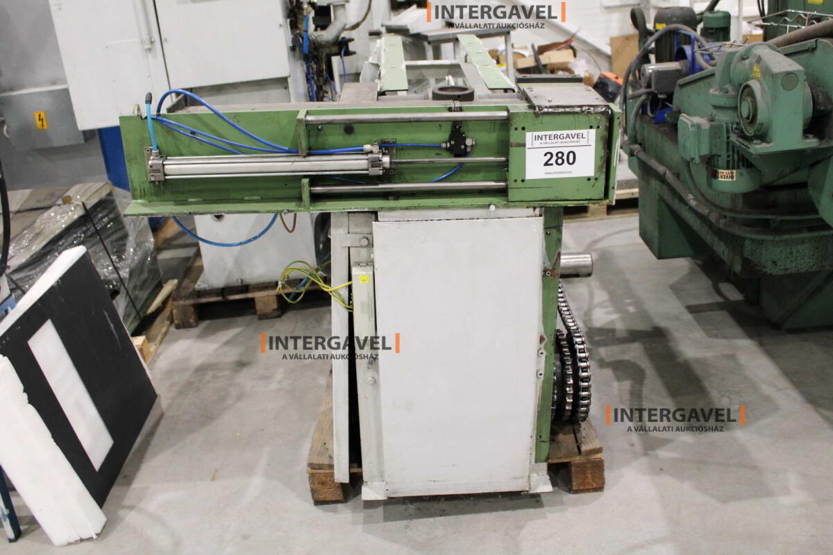 Bontott szerelőszalag elemek