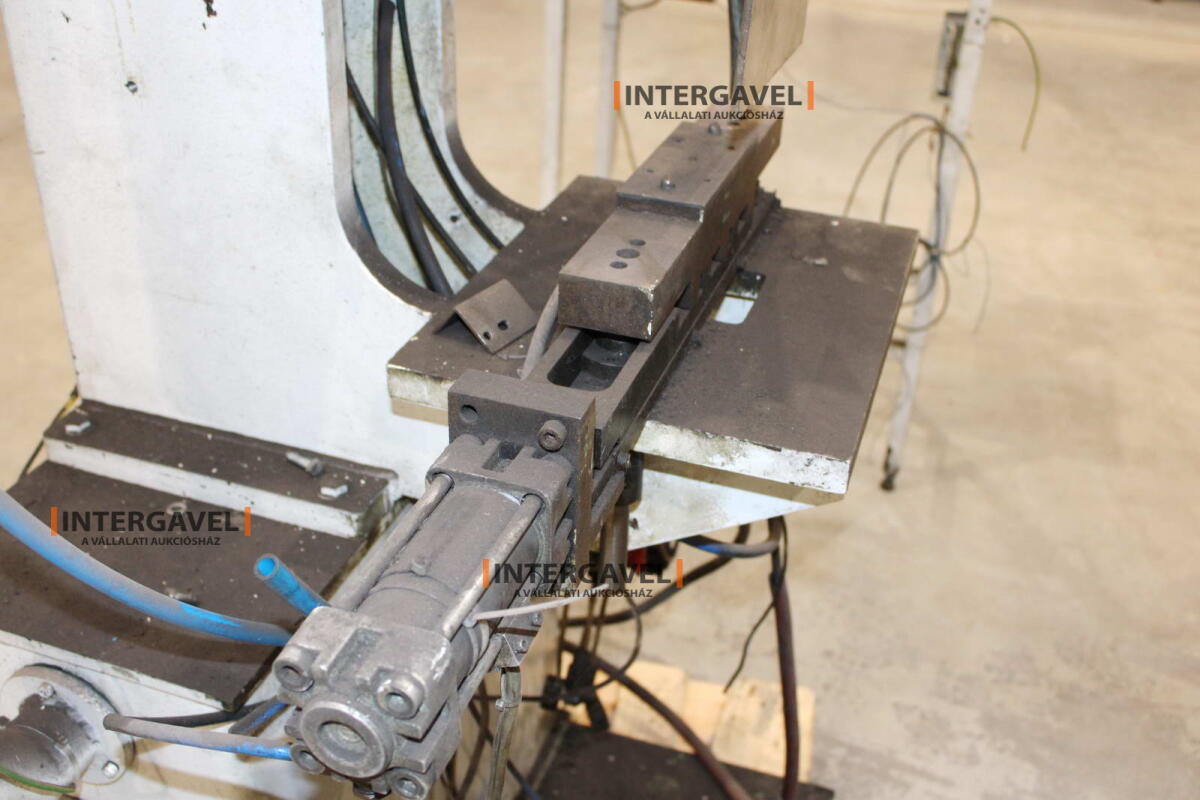 Bontott szerelő munkahely 6