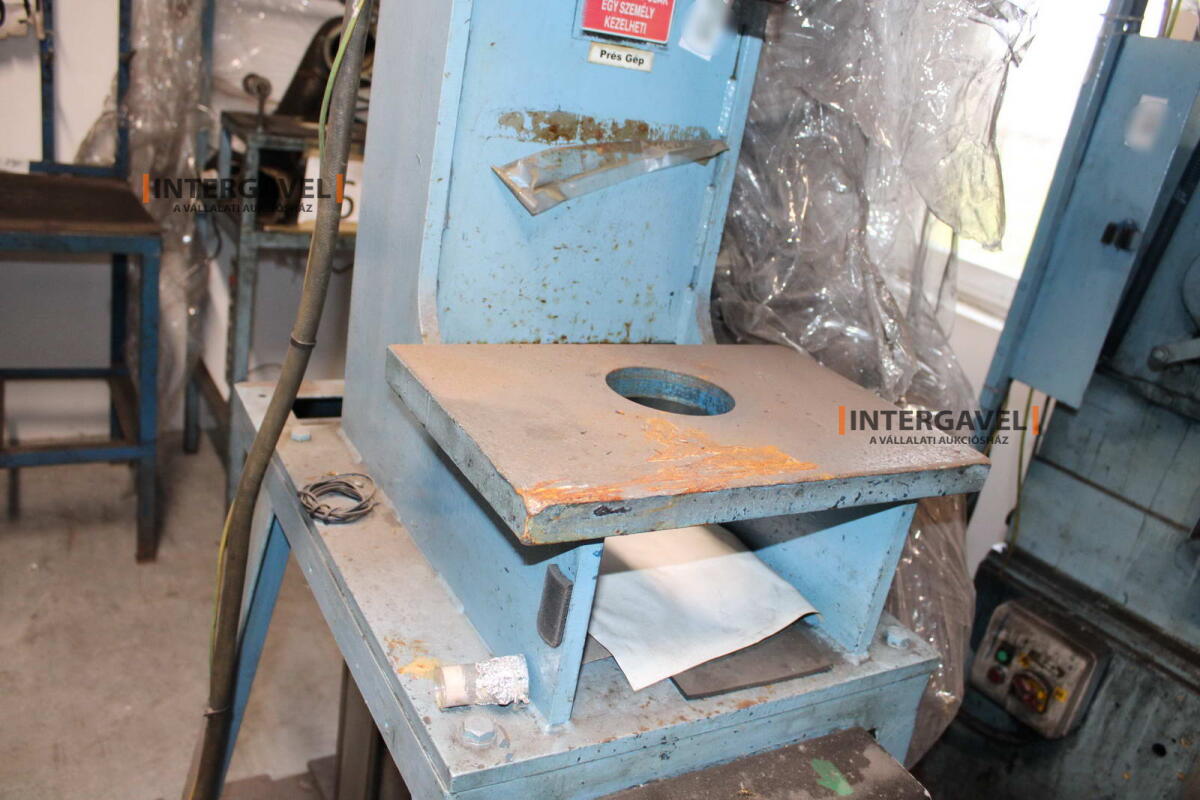 Vegyes présgépek 16