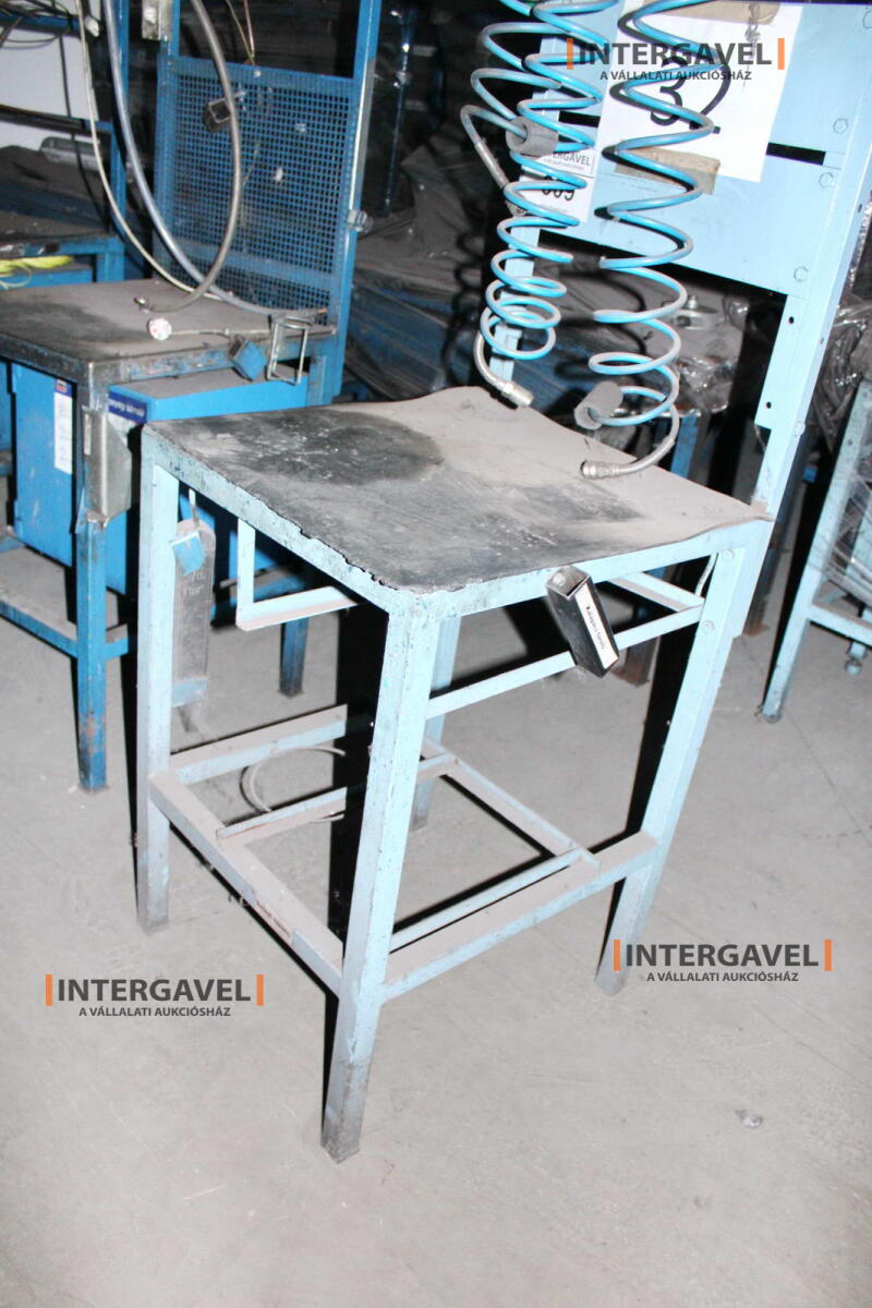 Szerelő asztal 6