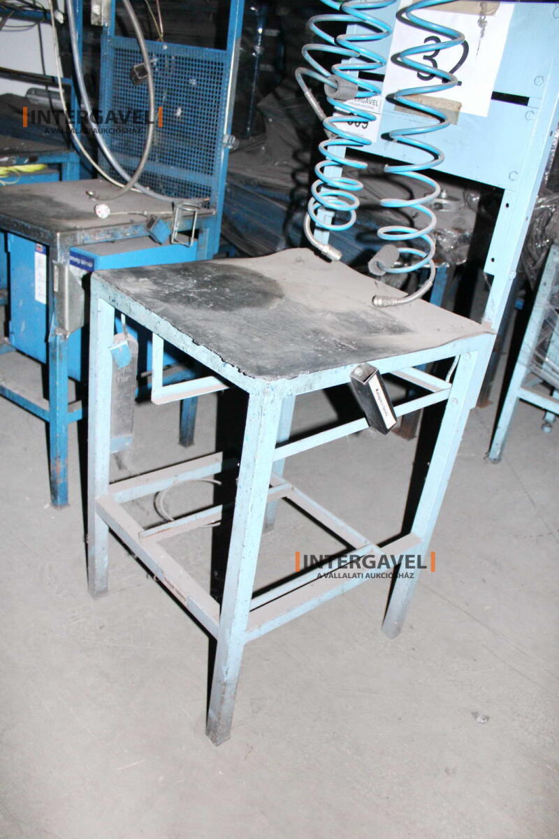 Szerelő asztal 6